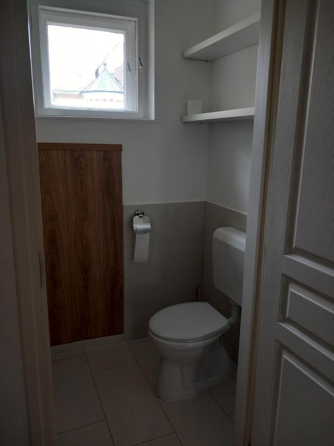 Korvin One Apartman Pápa Exterior foto